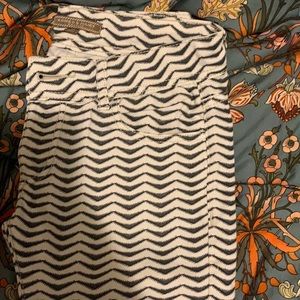 Zig zag (?) pants